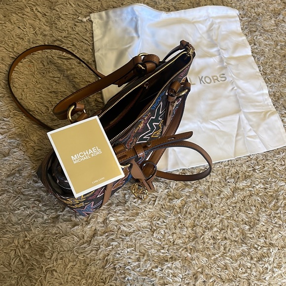 Brown multi-colored authentic Michael Kors Over the Shoulder purse. - Picture 5 of 6